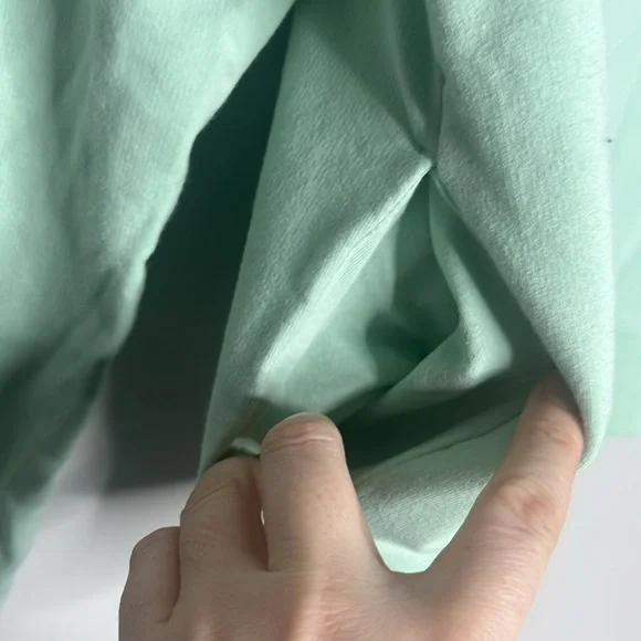 Women’s Small Fila Green Crewneck - Picture 3 of 3